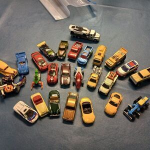 Hotwheels Toy Cars/Vehicles